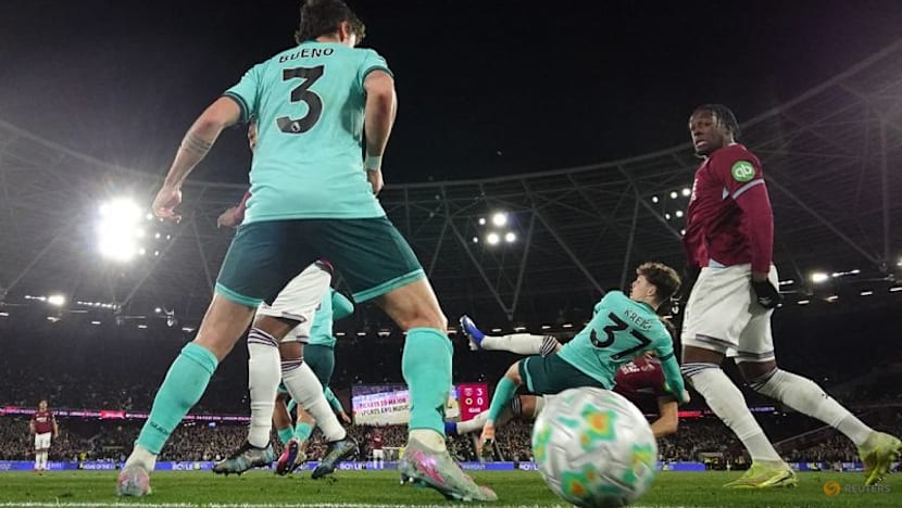 West Ham out of relegation zone with 4-0 win over Wolves