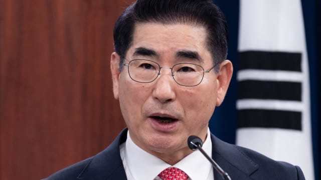 韩检方申请逮捕前防长金龙显 涉戒严令指控