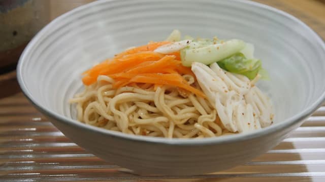 焦点 | 新鲜莲藕只能放几天？藕农做成面条延长价值