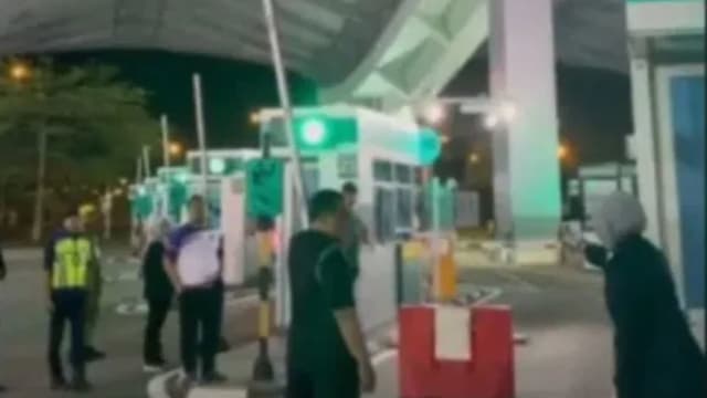 关卡17柜台亮绿灯却无人值守 柔佛移民局展开调查