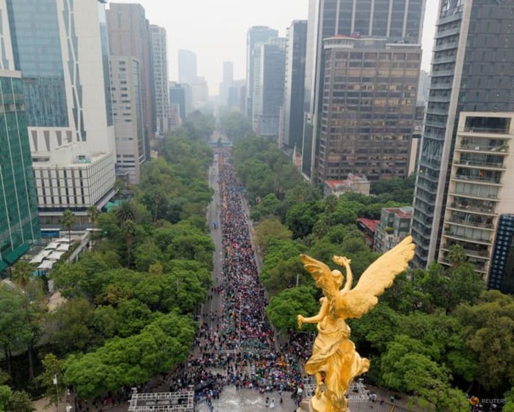 Mexico City chases world record for largest Mexican wave ahead of World Cup