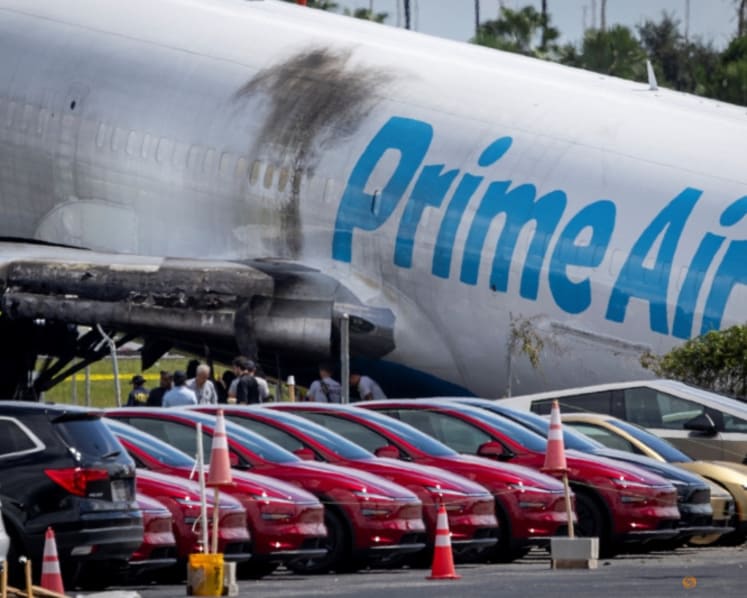 Amazon pauses operations with 21 Air after Miami cargo plane crash