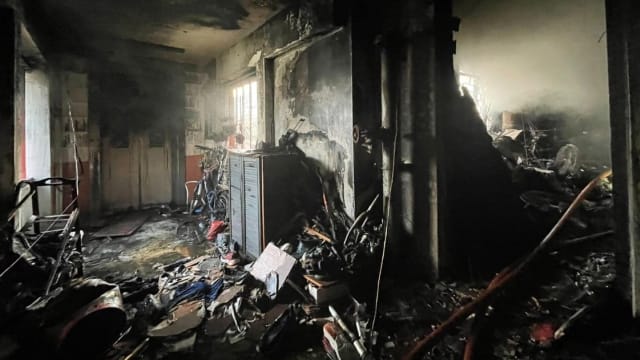 裕廊东一组屋单位凌晨起火 单位内一人身亡