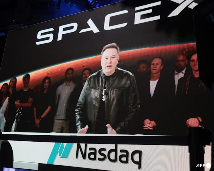 SpaceX vaults over US$2 trillion valuation as stock jumps after record IPO