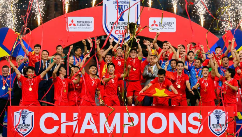 Vietnam juara Piala ASEAN Mitsubishi 2024, kalahkan Thailand 2-3 dalam perlawanan kedua pusingan akhir Vietnam juara Piala ASEAN Mitsubishi 2024, kalahkan Thailand 2-3 dalam perlawanan kedua pusingan akhir