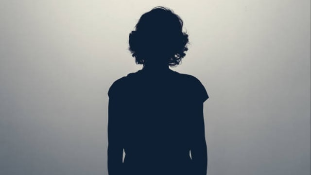 韩国娱乐圈大型丑闻被重提，女临演遭12人集体性侵后轻生！