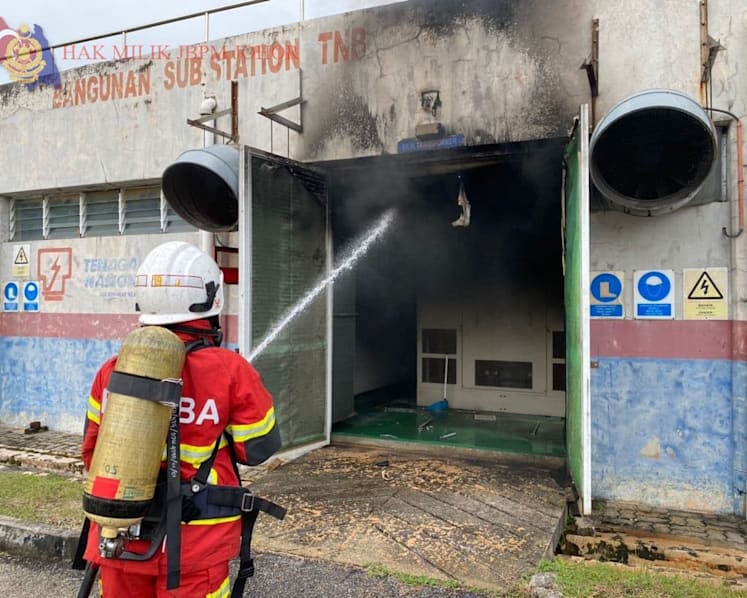Fire at Johor's Semangar water treatment plant causes disruptions to more than 100 areas around JB and Kulai 