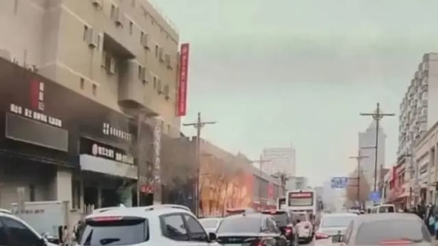 沈阳大东副食市场爆炸 多人受伤 