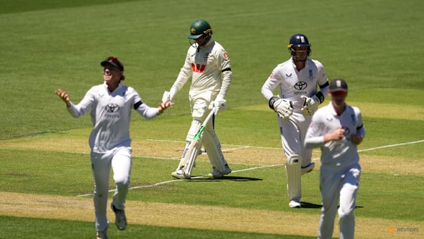 Khawaja defies career obituaries with half-century in third Ashes test