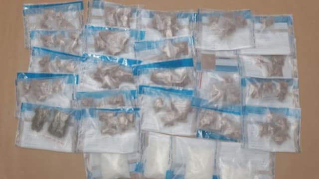 肃毒局逮捕六名男子 起获市值估计超19万元毒品 