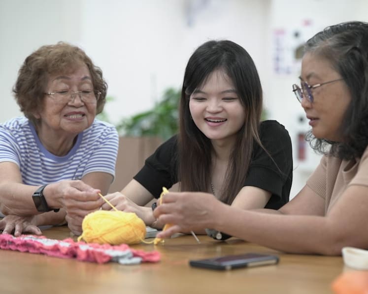 Undergrads form meaningful connections, pick up language skills as they befriend seniors in graded volunteer work course