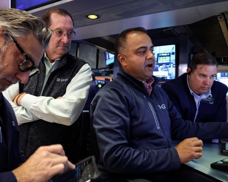 Trading Day: Fed hopes melt, stocks sink 