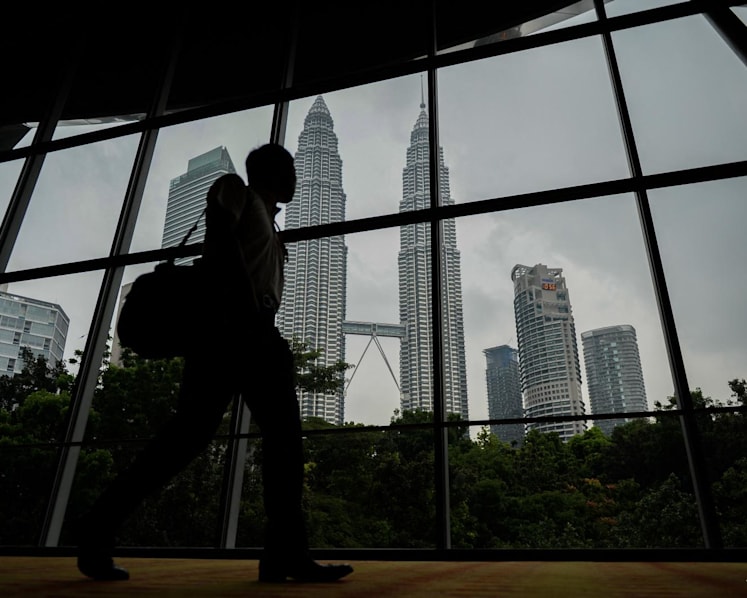 Malaysia’s wage growth lags behind GDP as ‘top firms are not scaling’ – what gives?