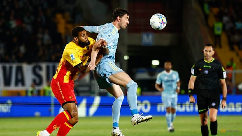 Vlahovic strikes after 10 seconds as Juve climb to third with Lecce win