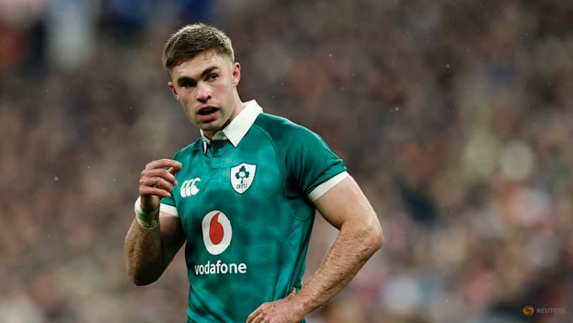 Crowley to start as Ireland head to Twickenham in search of form