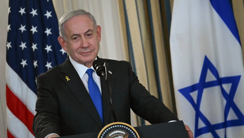 Netanyahu in court for graft trial appearance