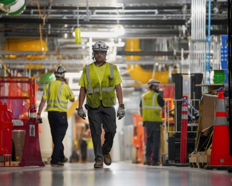 AI data-centre race builds $1 trillion lease burden for Big Tech