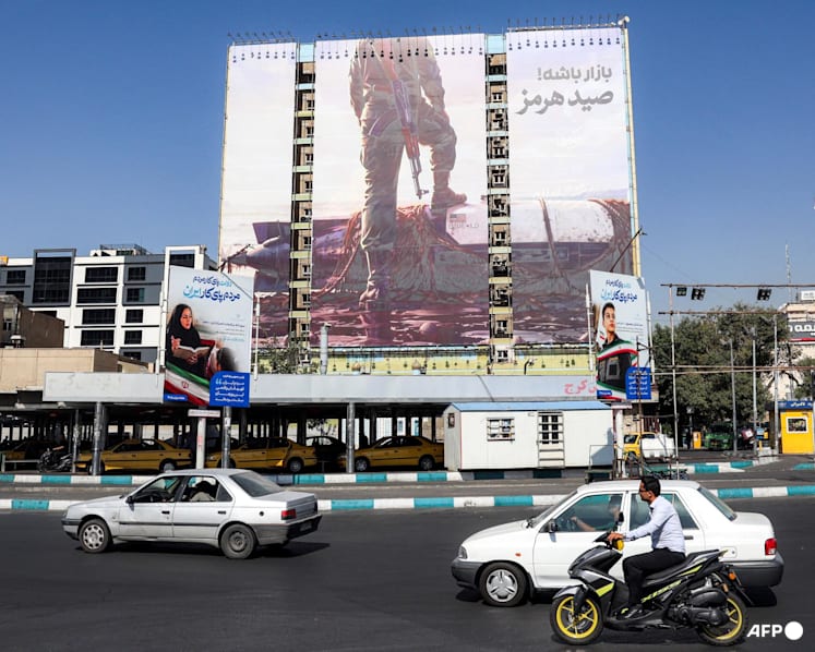 Iran threatens new strikes as it awaits US response to Hormuz plan