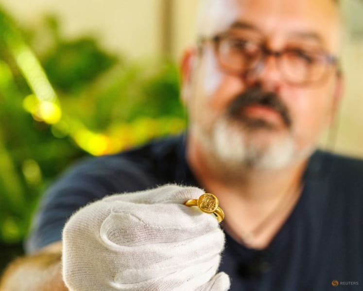 Byzantine gold objects help archaeologists uncover past of ship wrecked off Croatia