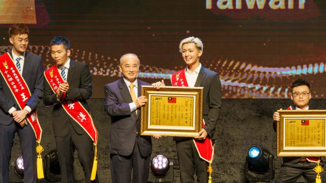 获选10大杰出青年　炎亚纶：很棒的意外收获