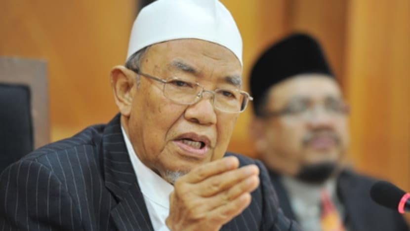 Mufti Perak sokong penerapan tulisan Jawi dan khat dalam buku teks sekolah Mufti Perak sokong penerapan tulisan Jawi dan khat dalam buku teks sekolah