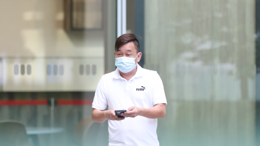 Drunk vegetable supplier exposed himself, pointed middle finger at auxiliary cops, safe-distancing ambassadors