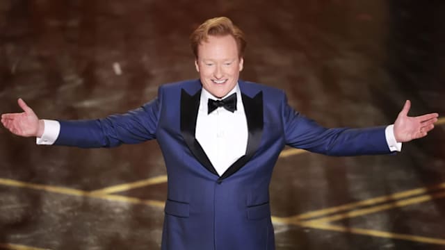 第98届奥斯卡开场变吐槽大会！Conan O’Brien火力全开，狠酸Timothée Chalamet、Netflix总裁