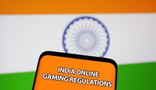 இந்தியாவில் 32 பில்லியன் வெள்ளி இணைய விளையாட்டுக்குத் தடை? - பதறும் நிபுணர்கள்