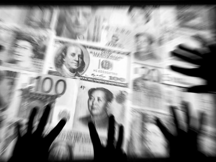 Unconventional monetary policies on stilts