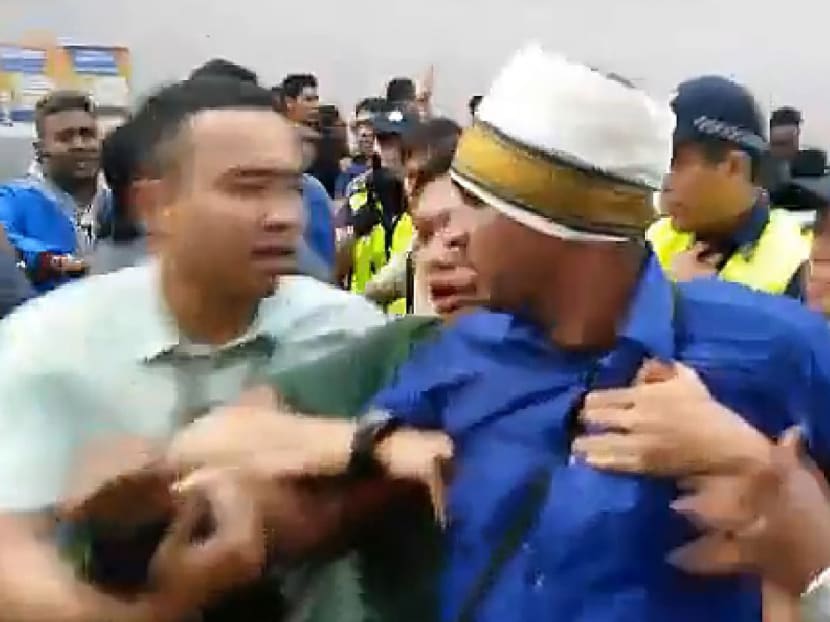 Screengrab of a recording of a fight at Thaipusam on Tuesday (Feb 3). Photo: Mickey Vikieboy/Facebook