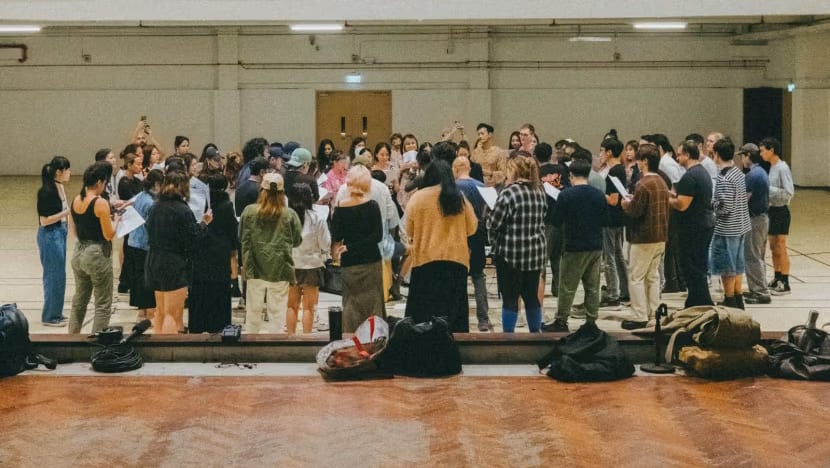 'Lebih seru dari terapi': Nyanyi bareng strangers jadi aktivitas pelepas penat di Singapura