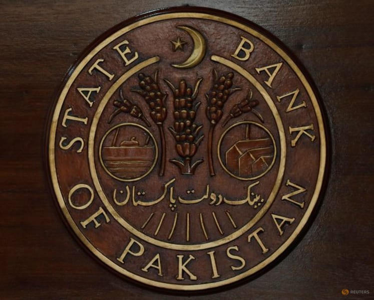 Pakistan central bank holds key rate at 10.5%, defying expectations