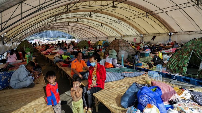 Civilians evacuated amid fresh Thai-Cambodia clashes