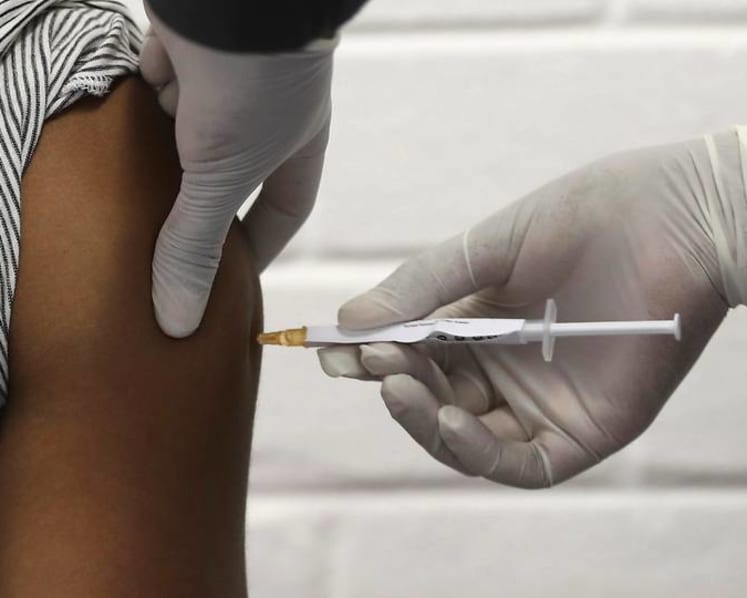 Push to bring COVID-19 vaccines to the poor faces trouble