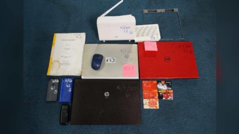 Singapore and Malaysia police bust Internet love scam syndicate Singapore and Malaysia police bust Internet love scam syndicate