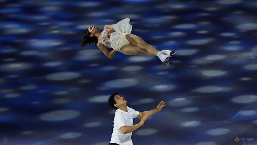 Figure skating-Japan's Olympic pairs champions Miura and Kihara to retire