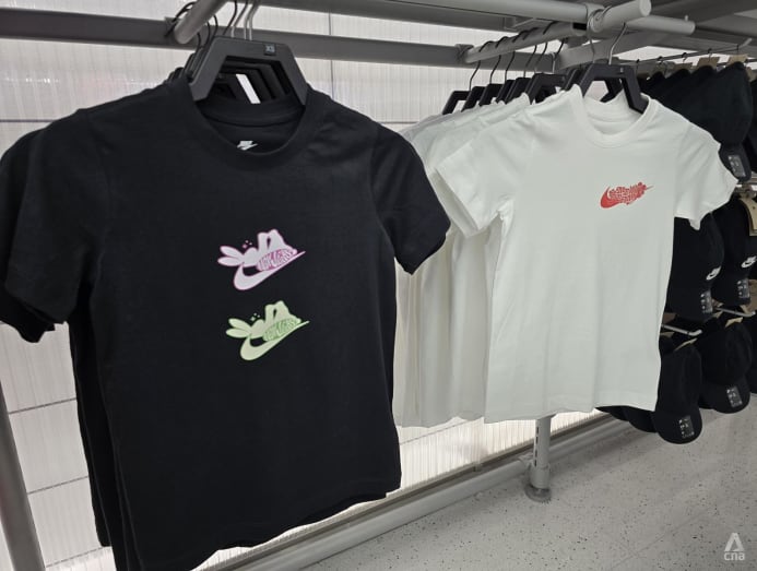 NewJeans held their first Singapore show at Nike Orchard