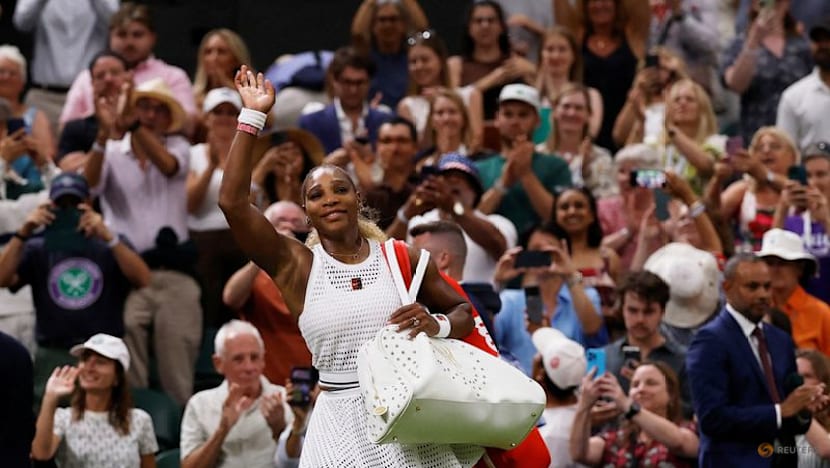 Serena's Wimbledon comeback fizzles out in first round