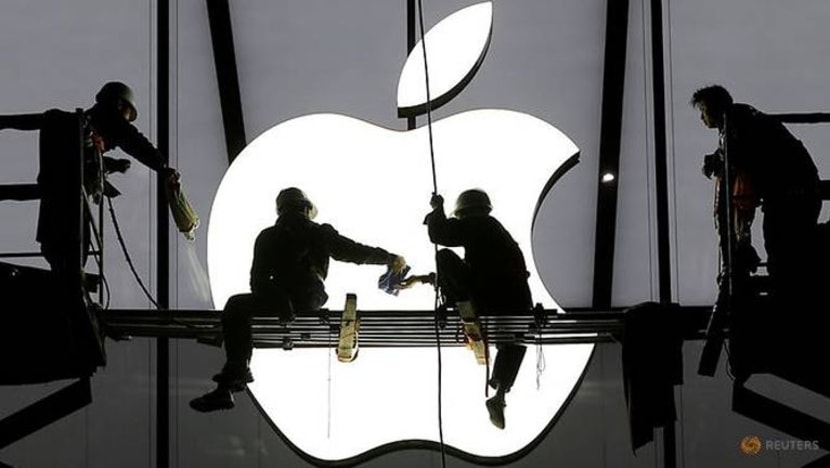 CEO Apple gesa Bloomberg tarik balik laporan berhubung cip risikan CEO Apple gesa Bloomberg tarik balik laporan berhubung cip risikan