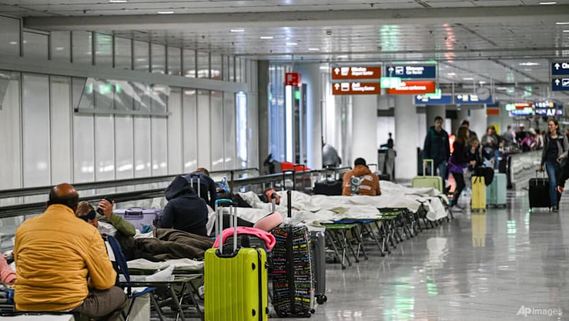 Munich airport begins slow reopening after late-night drone sightings Munich airport begins slow reopening after late-night drone sightings