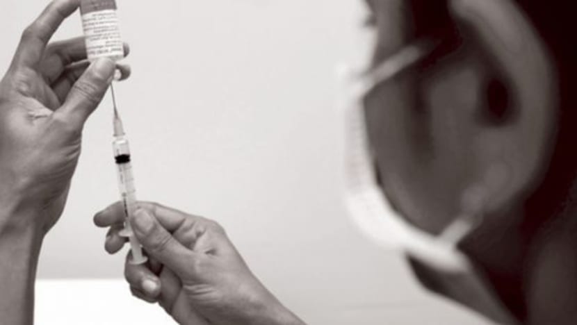 Doctors suggest free flu vaccines to boost adult immunisation rates