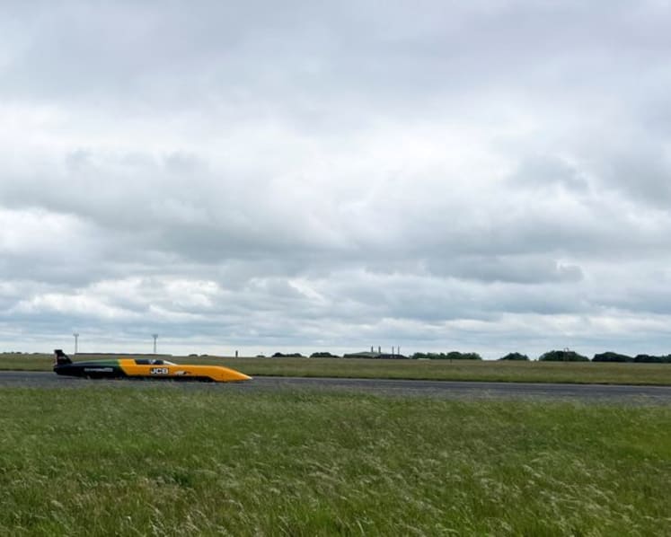 Britain's JCB Hydromax sets world land speed record for a  hydrogen-powered vehicle