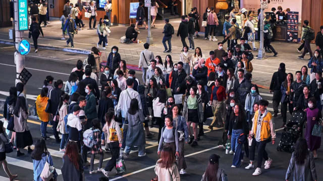 蓝绿年轻选票之争 学者：负向投票及弃保效应值得关注