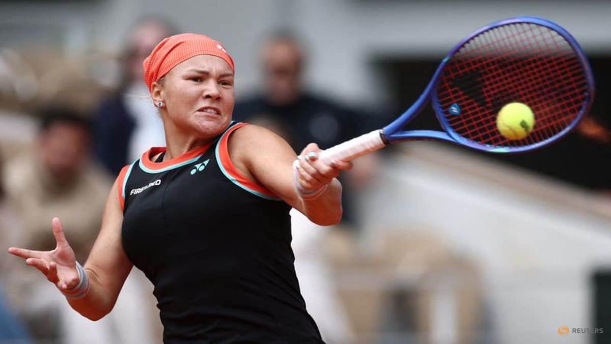 Shnaider takes lessons from Sabalenka's Paris struggles to reach semis