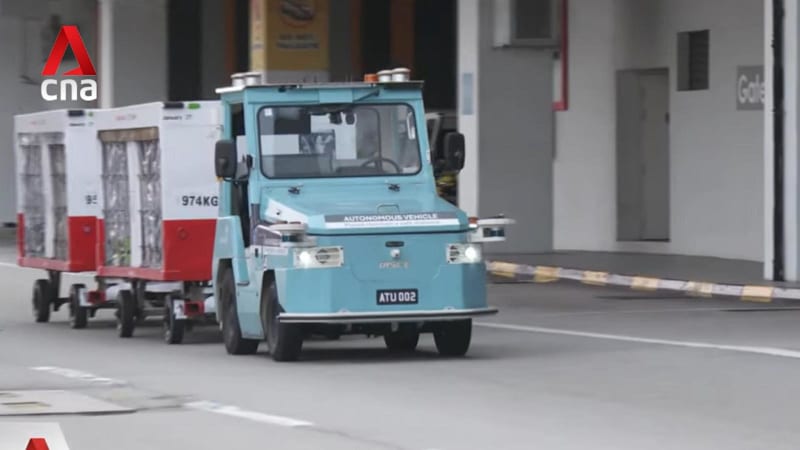 Changi Airport rolls out first fleet of autonomous baggage tractors 