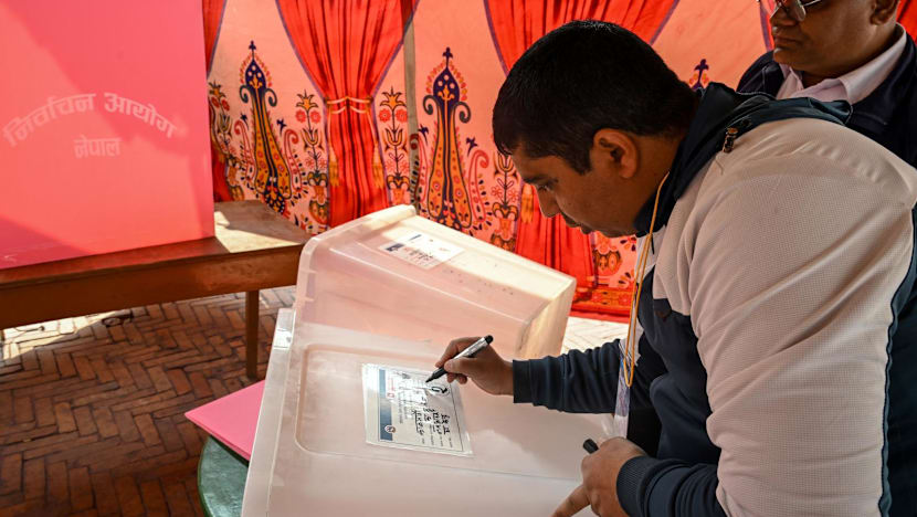 Nepal votes in key post-uprising polls 