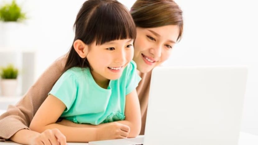 Bagaimana lindungi anak anda daripada gangguan permainan, ruang sembang online Bagaimana lindungi anak anda daripada gangguan permainan, ruang sembang online