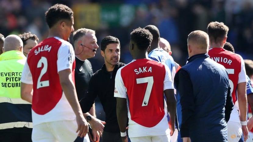 Arsenal's draw with Everton hands Liverpool a boost, Villa beat high-flying Forest Arsenal's draw with Everton hands Liverpool a boost, Villa beat high-flying Forest