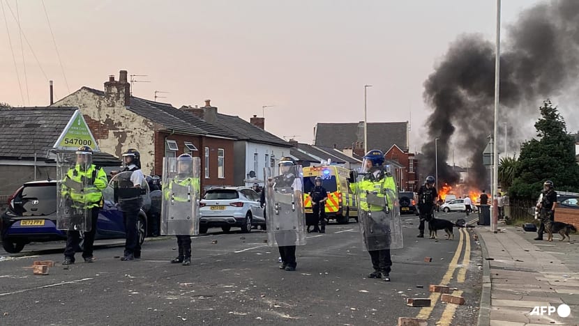 Singaporeans living in UK on 'high alert' amid anti-immigration riots, xenophobic sentiments Singaporeans living in UK on 'high alert' amid anti-immigration riots, xenophobic sentiments