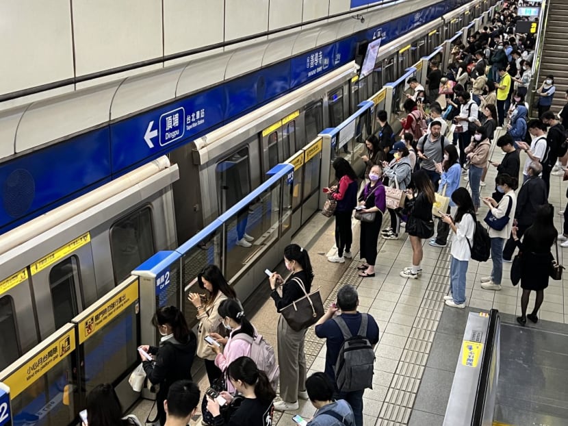 This photo taken and released by Taiwan’s Central News Agency (CNA) on April 3, 2024 shows commuters on a Taipei Mass Rapid Transit platform as transport was temporary stopped following a 7.4-magnitude earthquake that hit Taiwan's east. This photo taken and released by Taiwan’s Central News Agency (CNA) on April 3, 2024 shows commuters on a Taipei Mass Rapid Transit platform as transport was temporary stopped following a 7.4-magnitude earthquake that hit Taiwan's east.